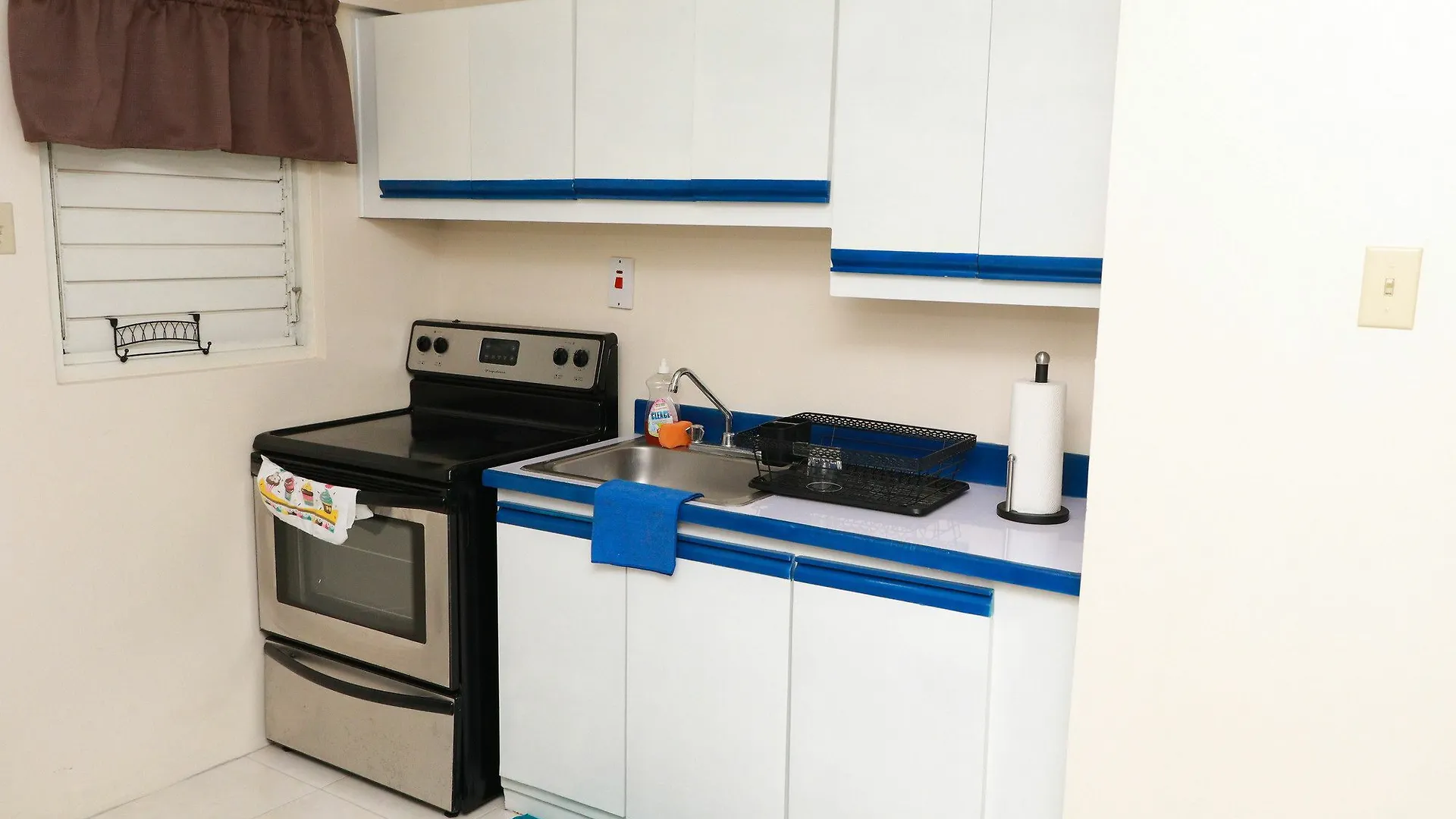 Apartment Kensington 212 Suite Kingston
