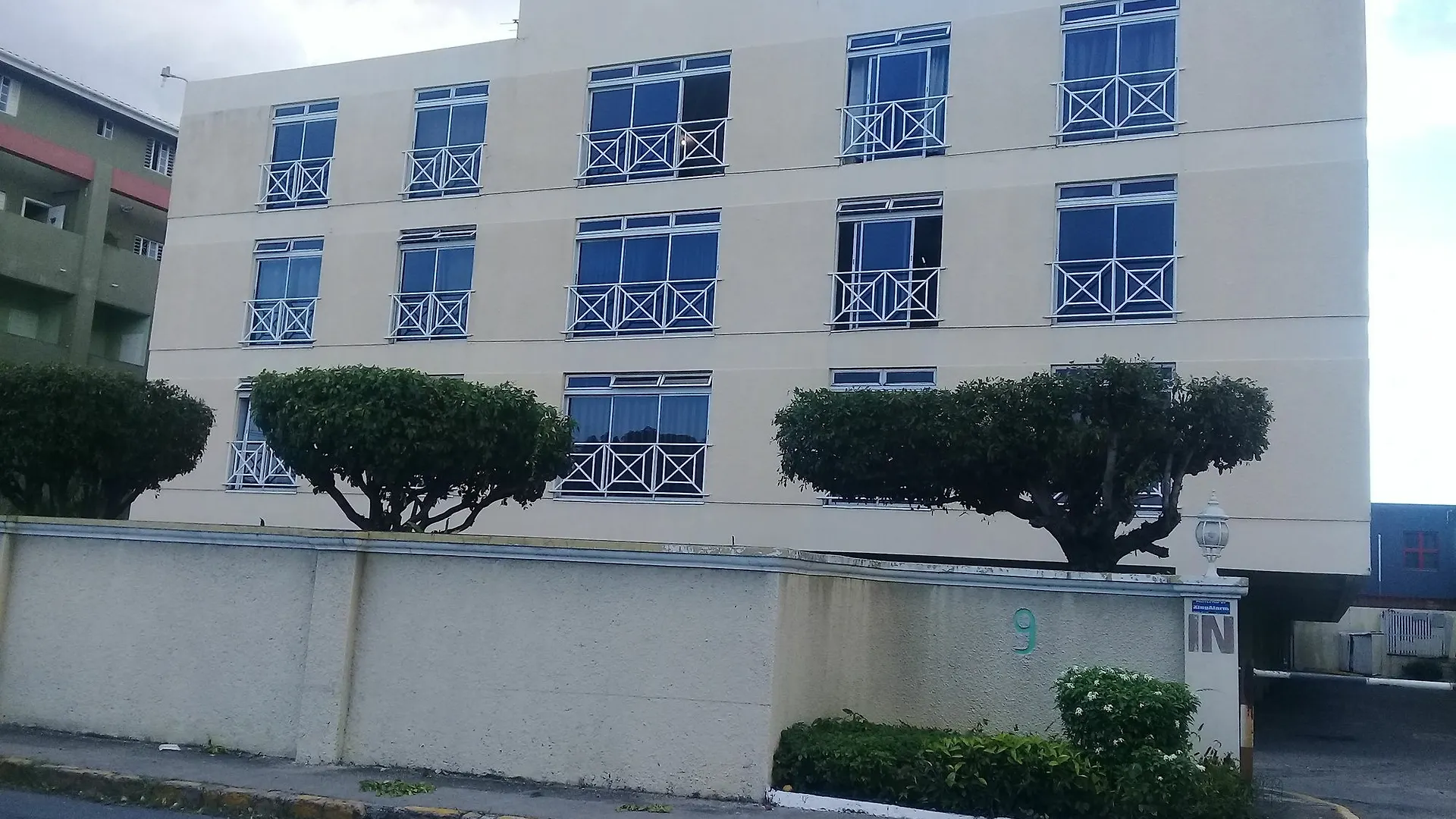 Apartment Kensington 212 Suite Kingston